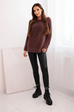 Sweter damski z miękkiej dzianiny z okrągłym dekoltem camelowy