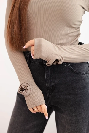 Bluzka damska prążkowana z marszczeniem z boku fango