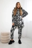 Komplet damski z kapturem i printem moro szary + czarny