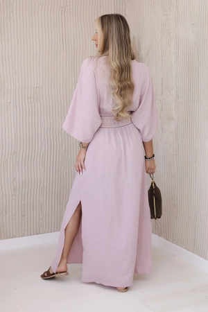 Sukienka muślinowa z haftem w talii ciemno różowa