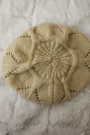 Czapka damska Sofia K369 beżowa