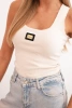 Bluzka damska prążkowana na ramiączkach z ozdobną naszywką beżowa