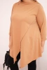 Bluzka damska bawełniana Plus Size asymetryczna z podwijanym rękawem jasno camelowa