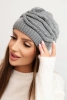 Czapka damska zimowa wełniana z ozdobnym splotem K429 szara