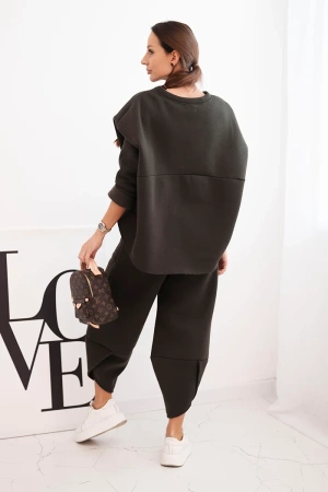 Komplet damski dresowy z grubszego materiału z szerokimi nogawkami khaki