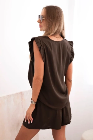 Komplet damski z wiskozy bluzka z falbankami i krótkie szorty brązowy