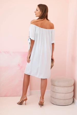 Sukienka damska z wiskozy z wiązaniem na rękawach niebieska