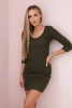 Sukienka dopasowana z dekoltem khaki