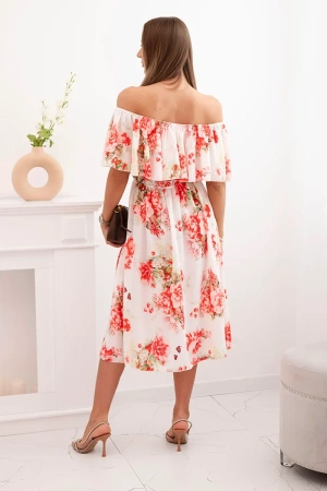 Sukienka damska z falbaną i odkrytymi ramionami w kwiaty czerwona