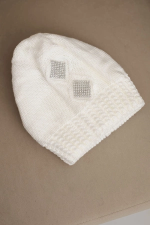 Czapka damska zimowa wełniana z cyrkoniami i wzorem K455 ecru