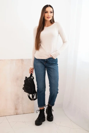 Sweter damski wiskozowy z okrągłym dekoltem i dopasowanym fasonem beżowy