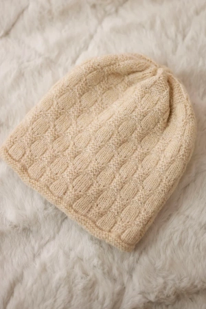 Czapka Agata K222 jasno beżowa