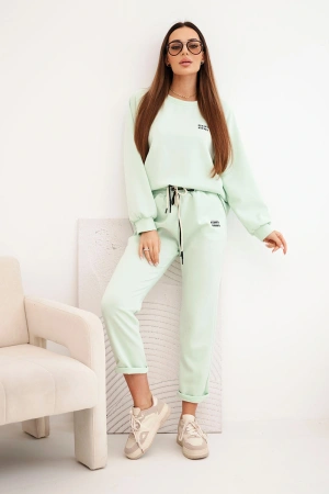 Komplet damski masełkowy z wiskozy z bluzą i spodniami miętowy