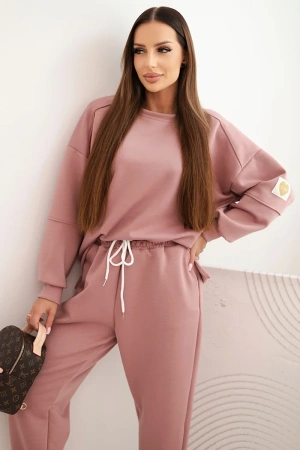 Komplet damski masełkowy z luźną bluzą i spodniami z napisem LOVE ciemno różowy