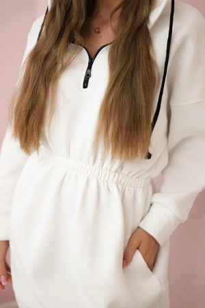 Sukienka ocieplana z kapturem ecru