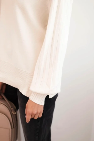 Sweter damski wiskozowy z długim rękawem i rozcięciem po bokach beżowy