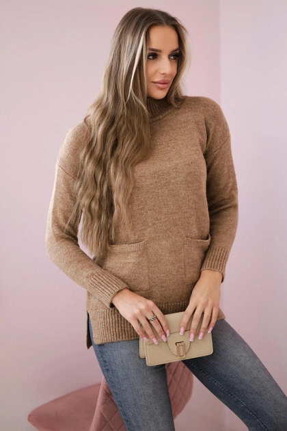 Sweter ze stójką camelowy
