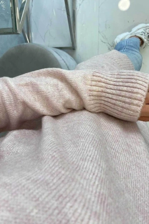 Sweter ze stójką jasno pudrowy róż