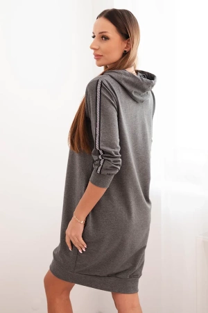 Sukienka z odblaskowym nadrukiem grafitowy