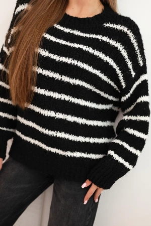 Sweter damski w paski z wełną o luźnym kroju czarny