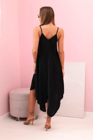 Sukienka damska na ramiączkach rozkloszowana z asymetrycznym dołem czarna