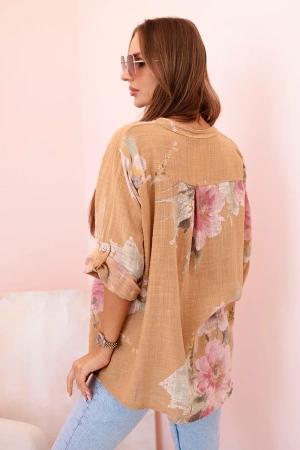 Bluzka damska z bawełny z kwiatowym wzorem i guzikami camelowa