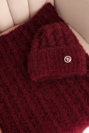 Komplet damski czapka i szalik prążkowany z ozdobą bordowy