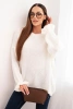 Sweter damski z dodatkiem moheru i wełny o luźnym fasonie ecru