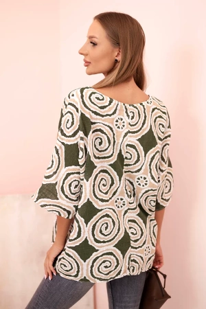 Bluzka damska z bawełny w etniczne wzory z podwiniętym rękawem khaki