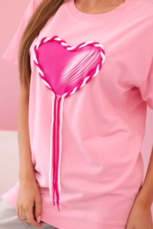 T-shirt damska bawełniana oversize z sercem i frędzlami jasno różowa