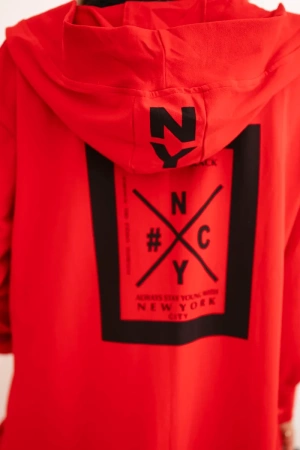 Narzutka z kapturem oversize czerwona