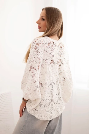 Sweter damski ażurowy letni z krótkim rękawem i kwiatowym wzorem ecru