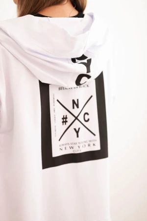 Narzutka z kapturem oversize biała