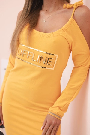 Sukienka damska bawełniana z odkrytymi ramionami i napisem OFFLINE musztardowa