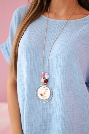 Bluzka muślinowa z naszyjnikiem niebieska