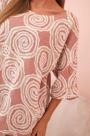 Bluzka damska z bawełny w etniczne wzory z podwiniętym rękawem ciemno różowa