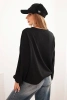 Bluza damska z ozdobnym wykończeniem na dole czarna