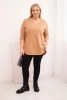 Bluzka damska bawełniana Plus Size z dekoltem V i podwijanym rękawem camelowa