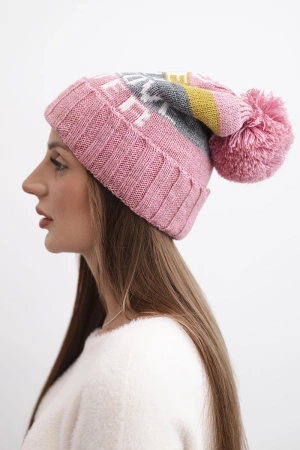 Czapka damska zimowa z wełną i napisem z dużym pomponem K422 ciemny pudrowy róż