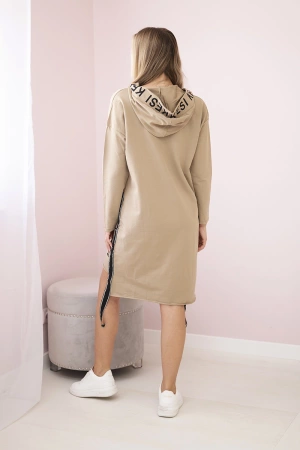 Sukienka z kapturem i nadrukiem cappuccino