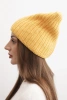 Czapka damska zimowa z wełną o kocim fasonie z prążkowanej dzianiny K419 żółta